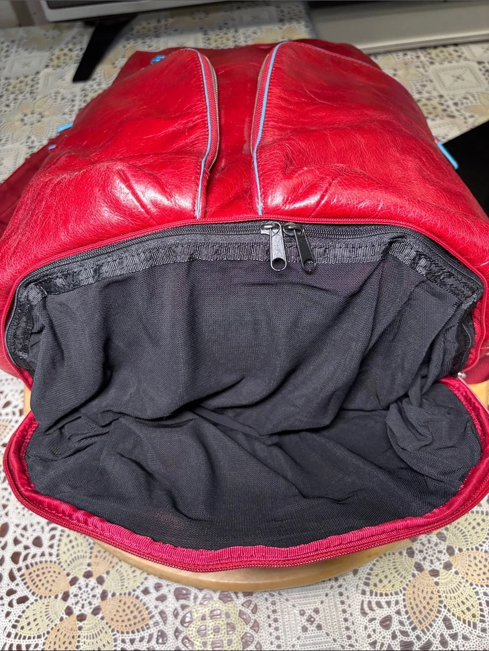 PIQUADRO Red burgundy Leather Stylish men stile Business excellent condition
